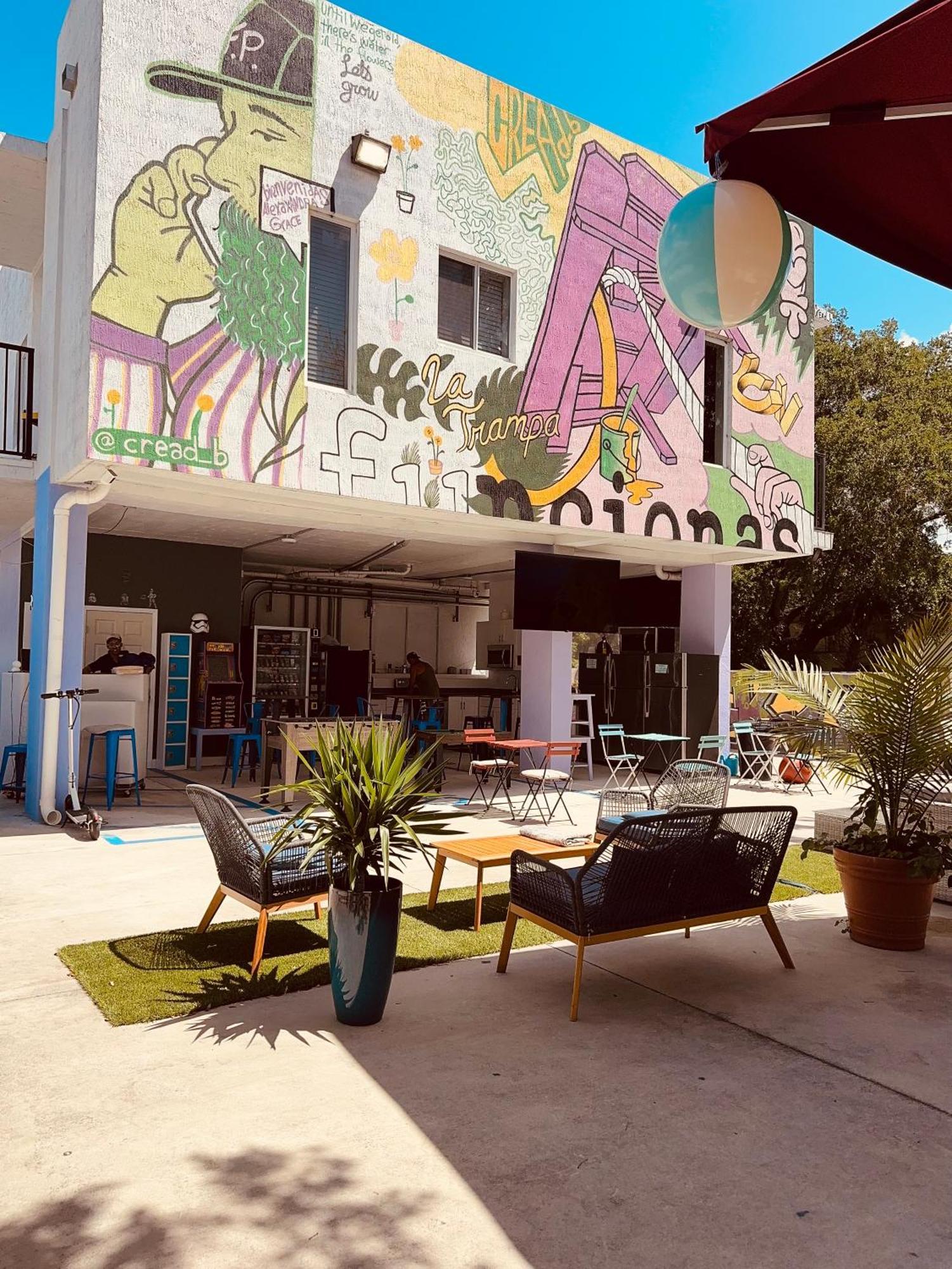Atrium Hostel Design District Miami Exterior photo